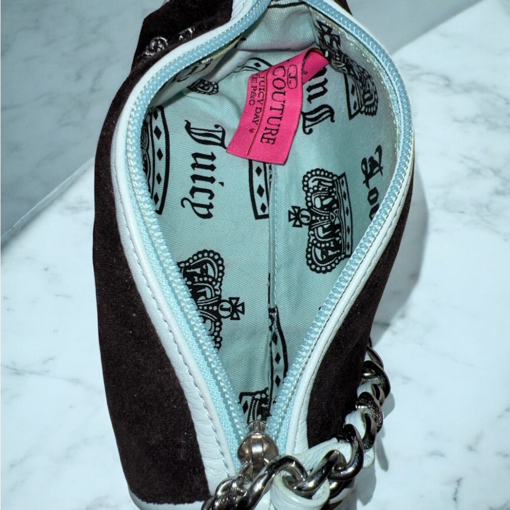 VINTAGE🌸 Juicy Couture Mini Barrel with RARE Rabbit Foot Charm🩵🖤 - Picture 5 of 11